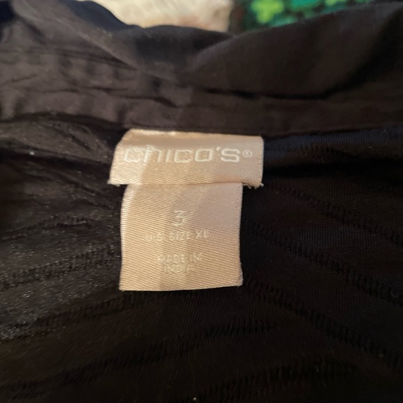 Chicos black blouse front button 90% polyester Chicos size 3 - Picture 9 of 9